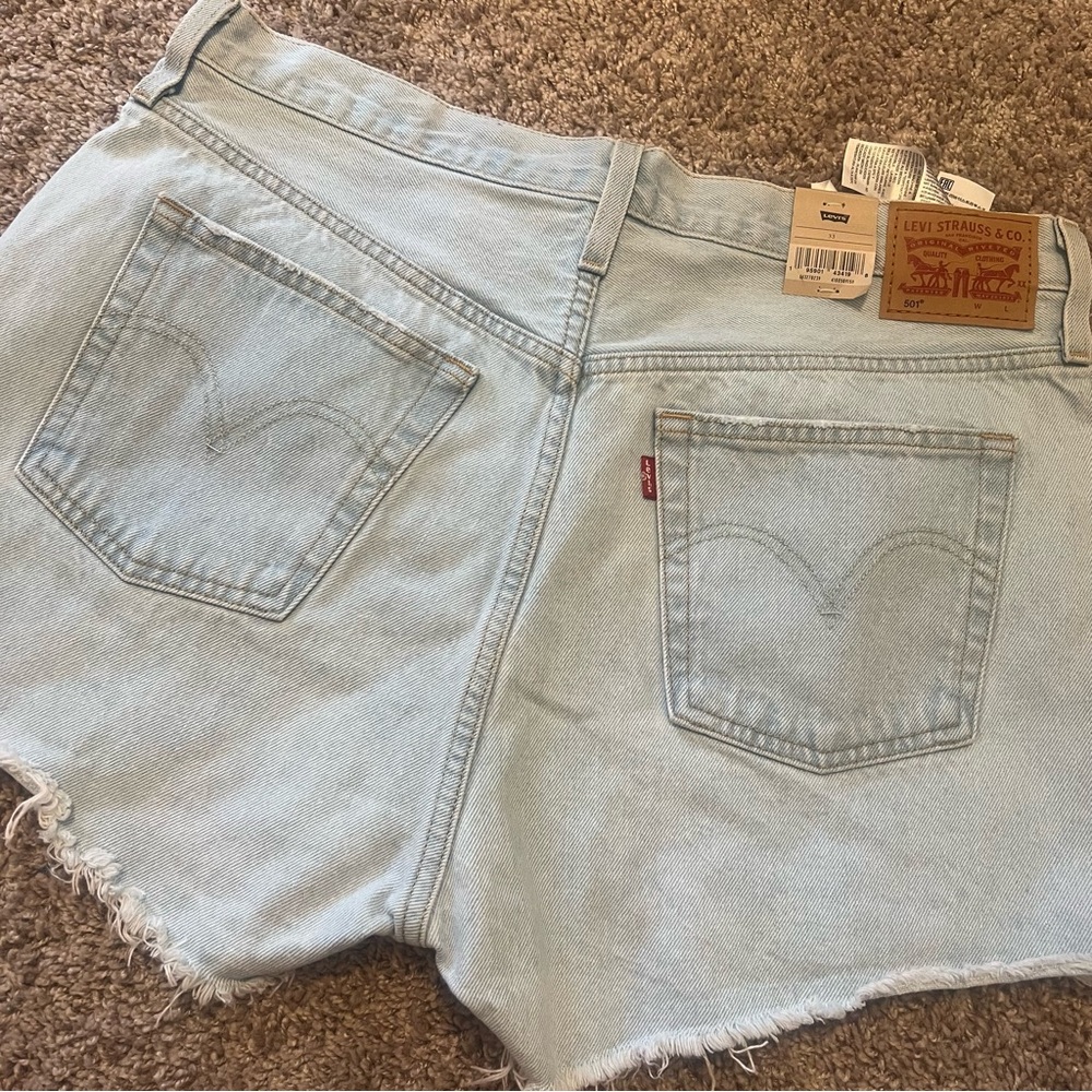 {Levi’s} 501 High Rise Light Wash Denim Shorts - Picture 10 of 10
